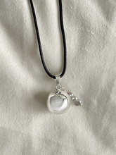 Cargar imagen en el visor de la galería, Bola VEGA. BYBEEBALL