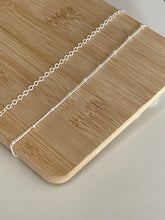 Cargar imagen en el visor de la galería, Cadenas plateadas bañadas en plata