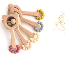 Cargar imagen en el visor de la galería, Sonajero mordedor Oso