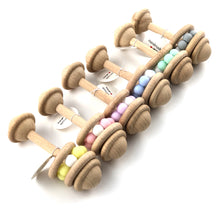 Cargar imagen en el visor de la galería, Sonajero montessori tipo pesa en diferentes colores