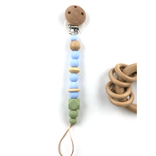 Cargar imagen en el visor de la galería, Chupeteros Silicona y madera Anillas Verde Oliva y azul