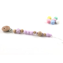 Cargar imagen en el visor de la galería, Chupetero madera y silicona lila claro