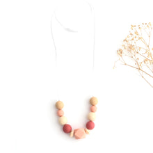 Cargar imagen en el visor de la galería, Collar de lactancia tonos melocotón