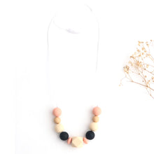 Cargar imagen en el visor de la galería, Collar de lactancia negro y melocotón