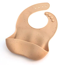 Cargar imagen en el visor de la galería, Babero de silicona color beige