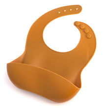 Cargar imagen en el visor de la galería, Babero de silicona color caramelo