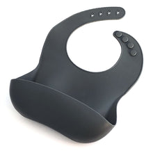 Cargar imagen en el visor de la galería, Babero de silicona color gris
