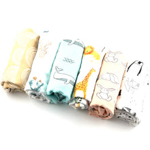 Cargar imagen en el visor de la galería, Muselinas diferentes estampados