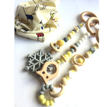 Cargar imagen en el visor de la galería, Juguetes para gimnasio o play gym en tonos gris, amarillo bebé y blanco