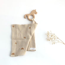 Cargar imagen en el visor de la galería, Gasas de apego con mordedor varios colores