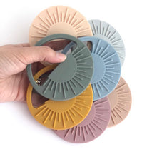 Cargar imagen en el visor de la galería, Mordedor sunset en varios colores