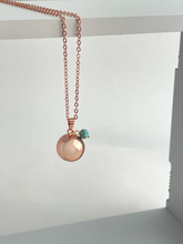 Cargar imagen en el visor de la galería, Bola ISIS con piedra natural. BYBEEBALL

