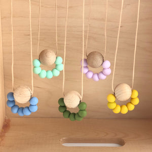 collar de lactancia madera y silicona varios colores